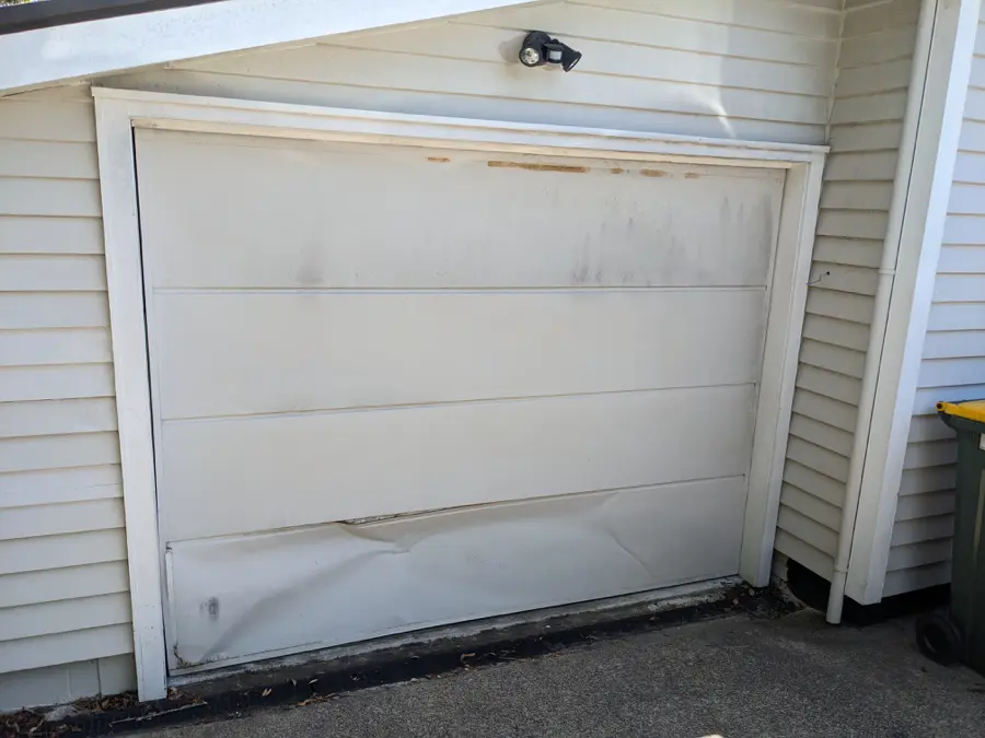 garage door broken panel